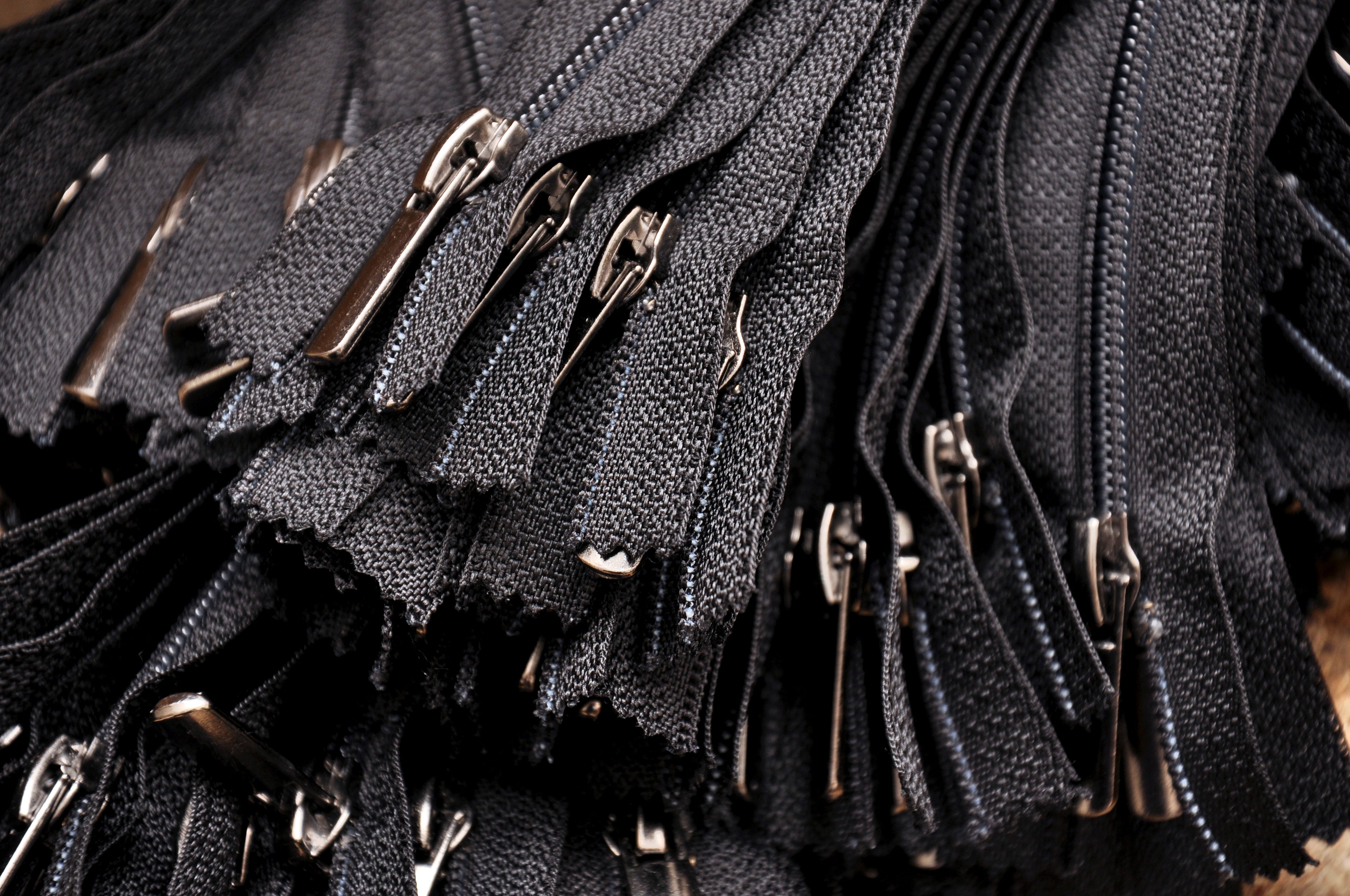 Mandala Crafts ブラック 15インチ 高耐久ジッパー – #10 ゴールド